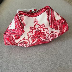 ALEXANDER MCQUEEN SILK MANTA CLUTCH- RED and WHITE motif